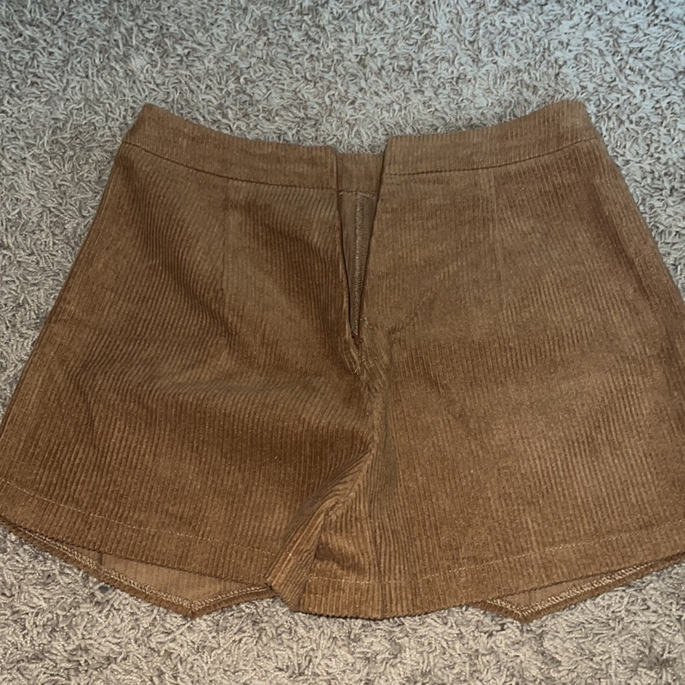 Skirt/Short - Picture 2 of 4